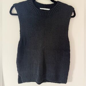 Abercrombie & Finch Black Sleeveless Knit Sweater